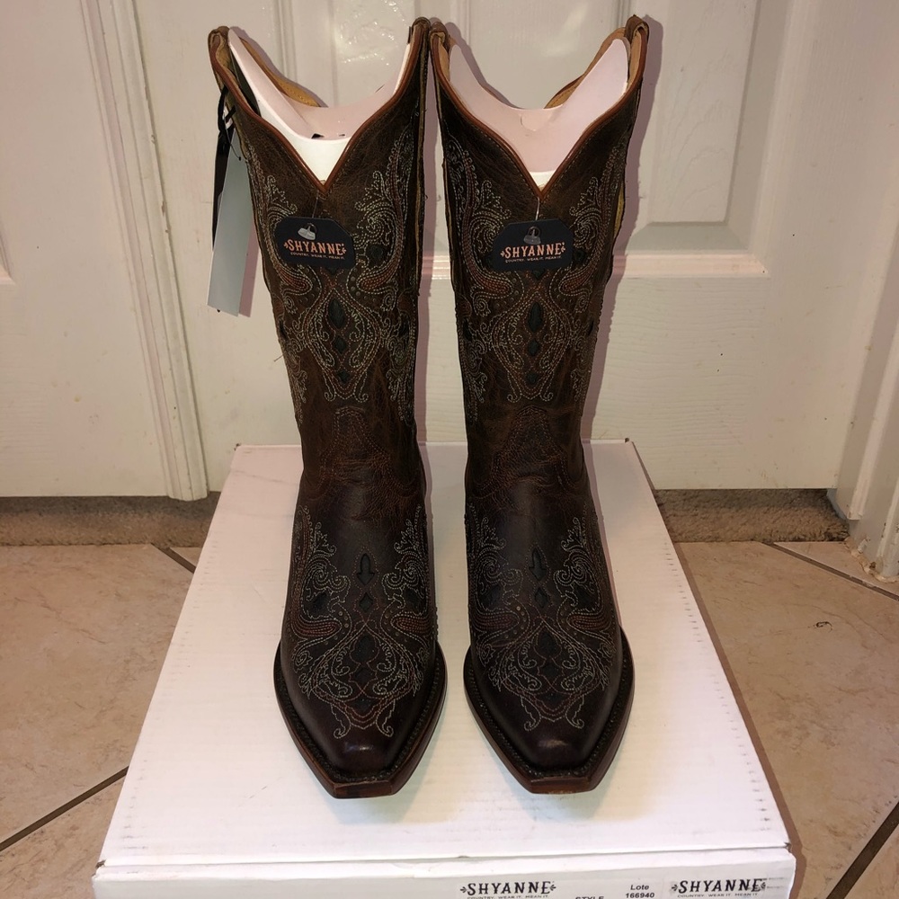 Ladies Western Boots, size 11